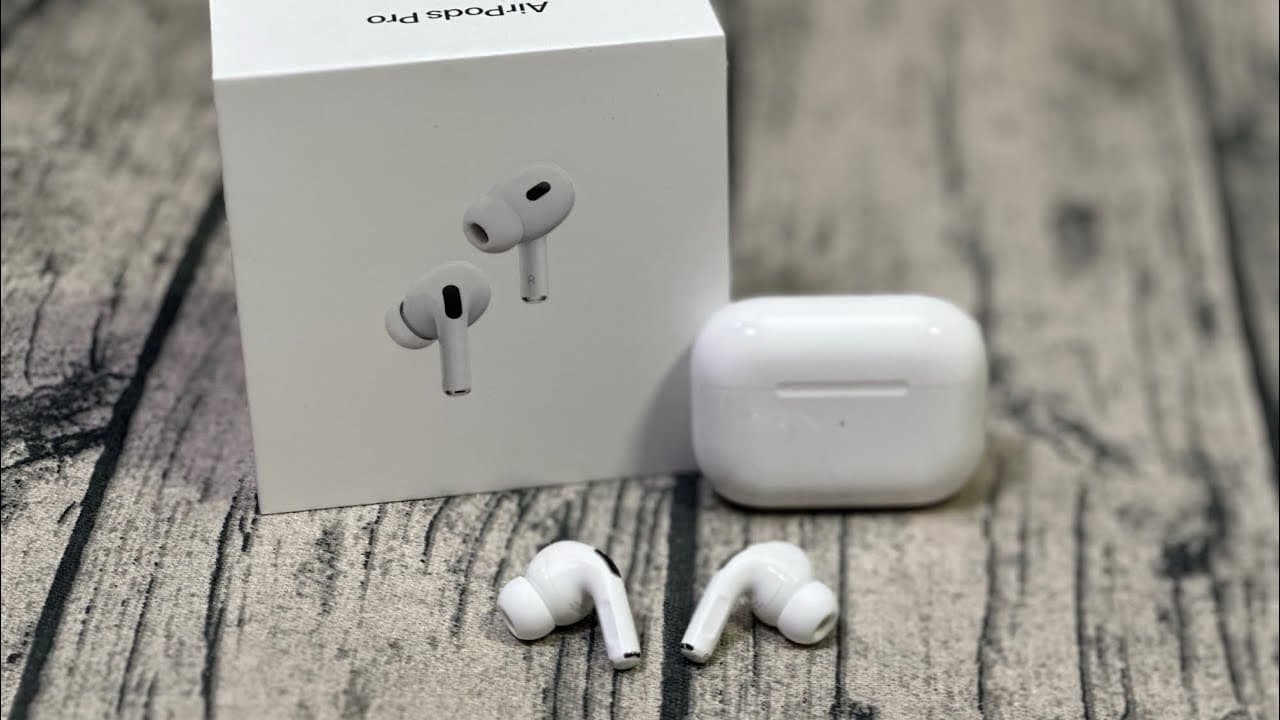 Thumbnail do vídeo Apple AirPods Pro 2 - “Real Review”