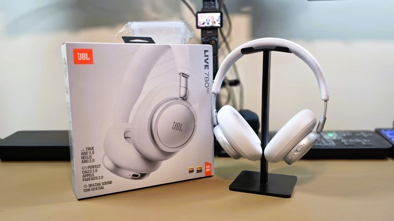 Thumbnail do vídeo JBL Live 780NC Headphones | Unboxing & Review