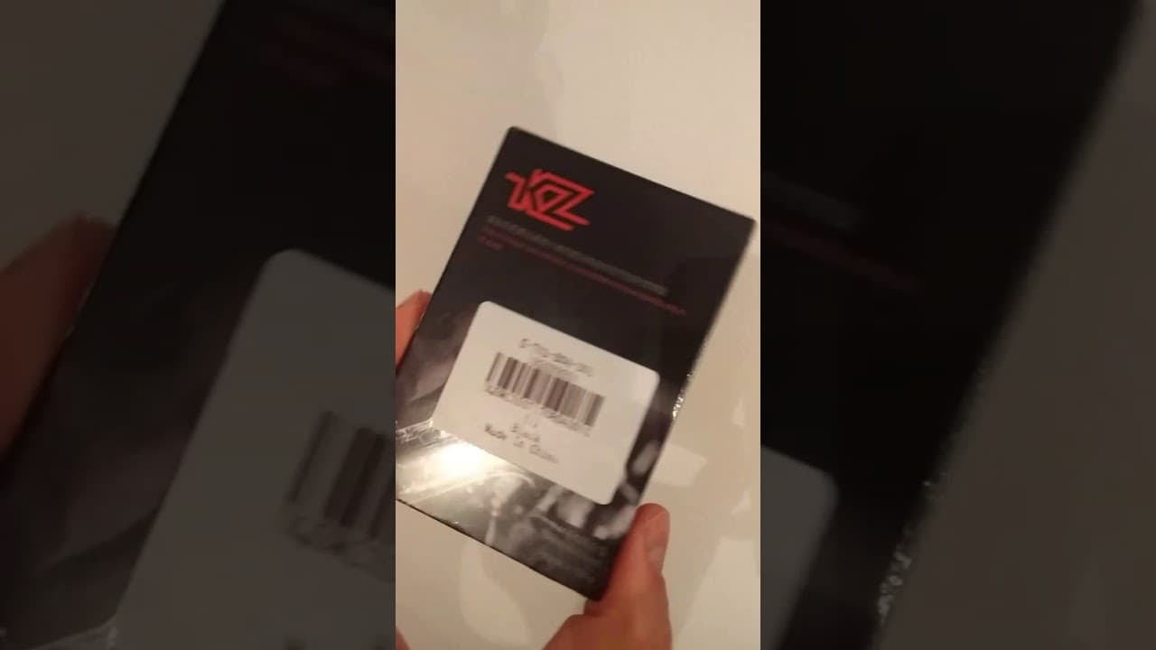 Thumbnail do vídeo Gearbest review of KZ ZS3 IEM earphones with mic