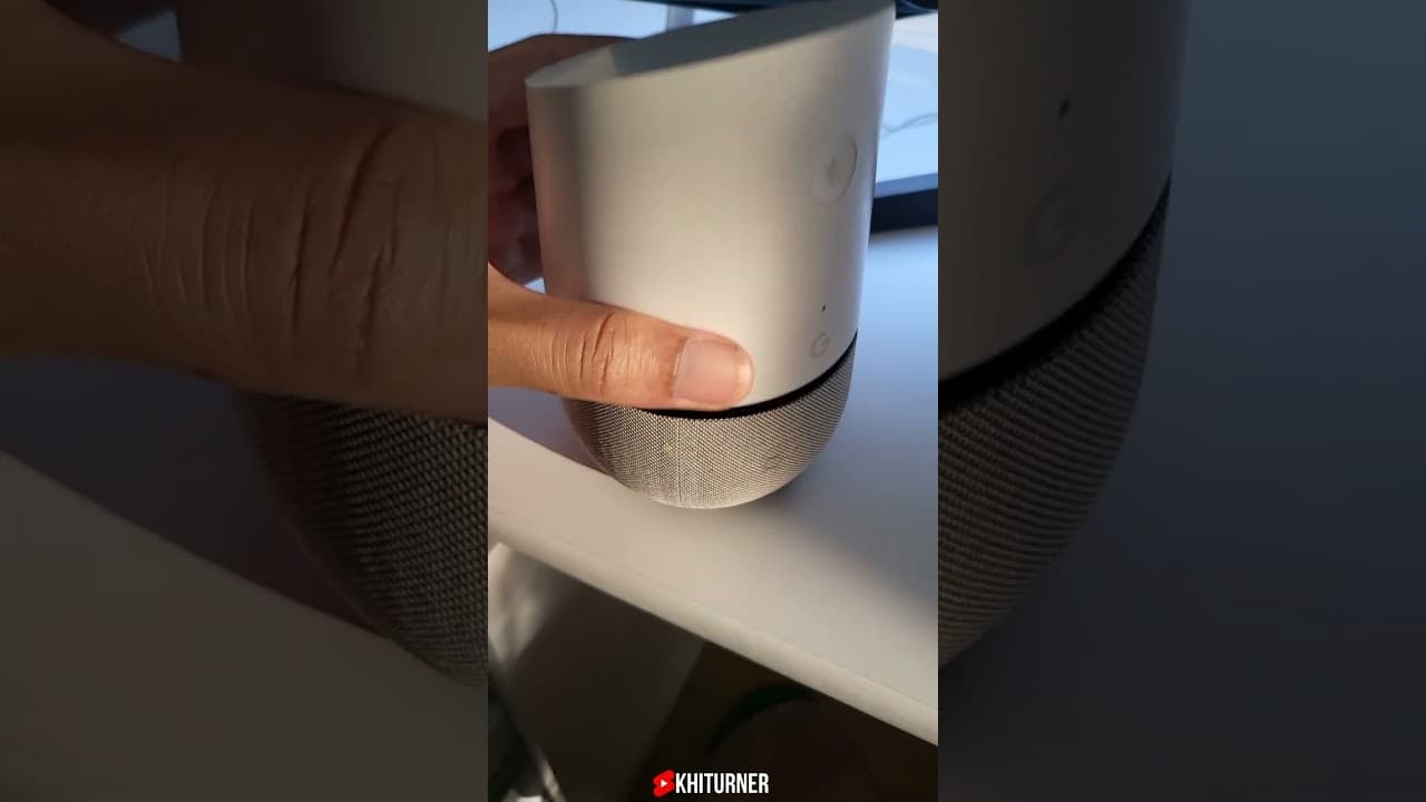 Thumbnail do vídeo Google Home Speaker Has A Secret USB