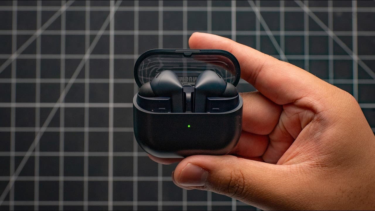 Thumbnail do vídeo Samsung Galaxy Buds 3 FE review: The Goldilocks of Galaxy Buds