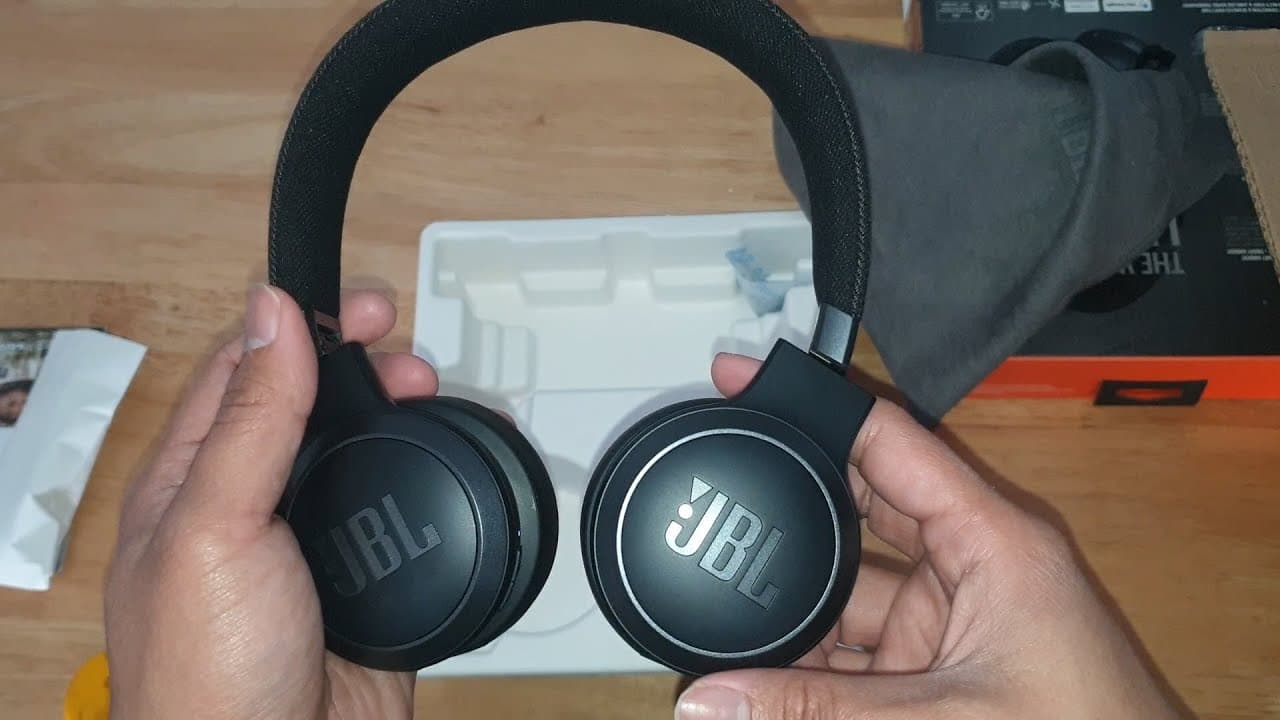 Thumbnail do vídeo JBL 670NC Live: An amateur review #jbl
