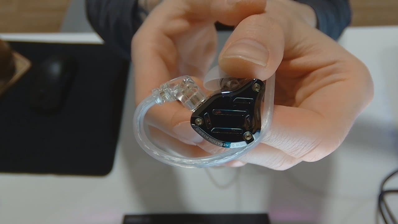 Thumbnail do vídeo Review of the KZ ZS10 Pro 2 - KZ is adapting (it is still bright)
