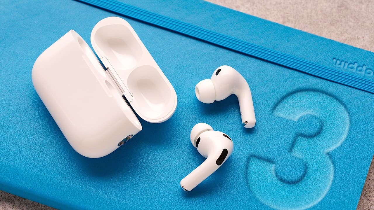 Thumbnail do vídeo AirPods Pro 3 Review: I Understand It Now!