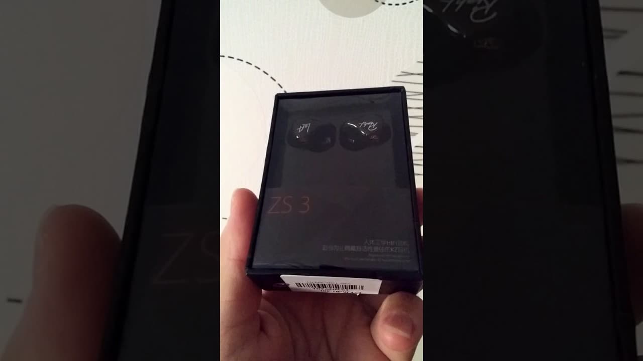 Thumbnail do vídeo Everbuying review of KZ ZS3 in ear earphones with mic