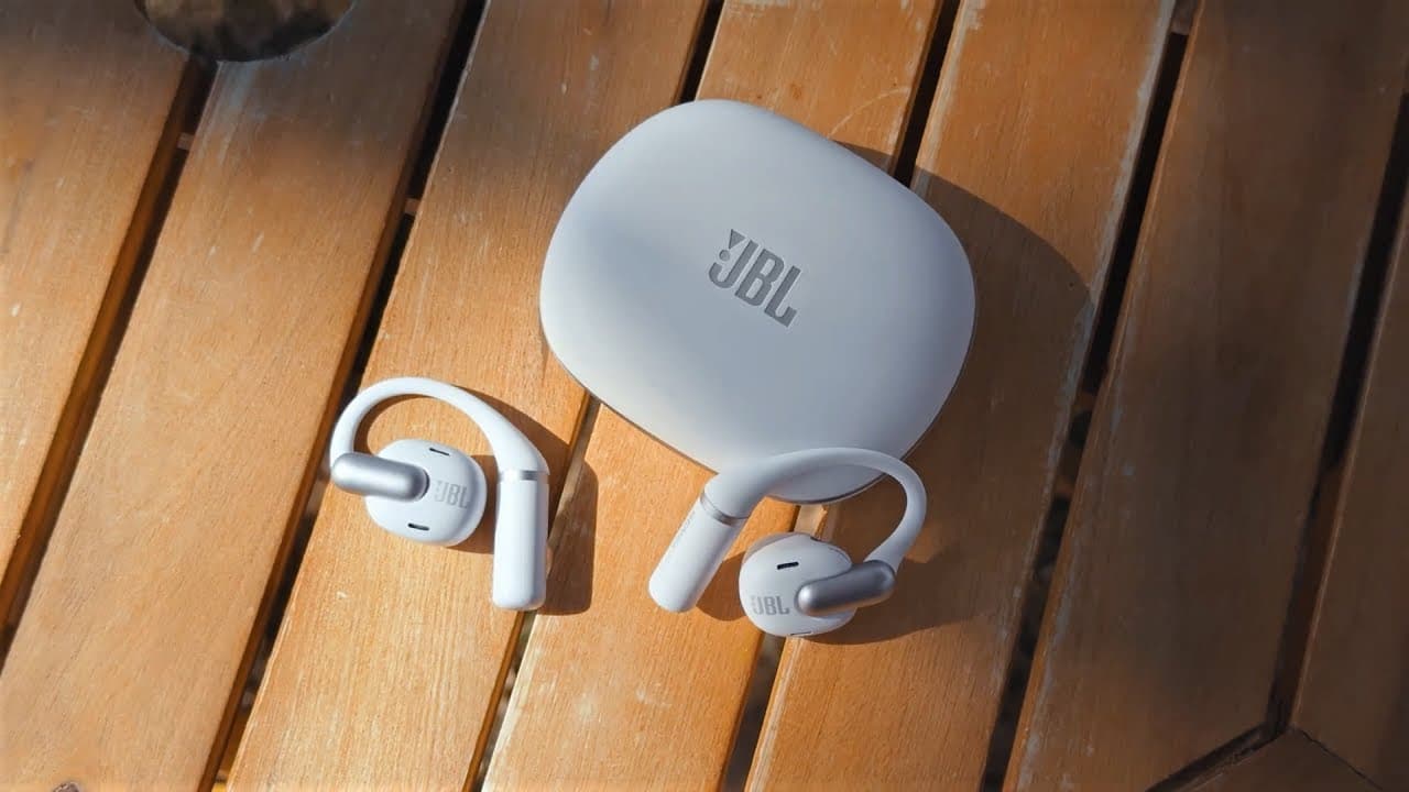 Thumbnail do vídeo JBL Sense Pro Revealed With An Open-Ear Design, AI-Powered Noise Reduction, Bluetooth 6.0 And More!