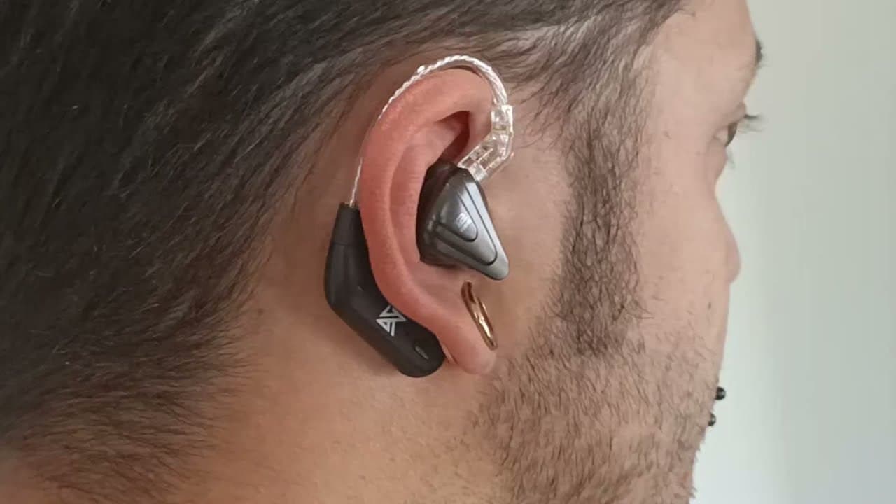 Thumbnail do vídeo A Wonderful Bluetooth accessory for KZ Earphones! - KZ AZ09 Review