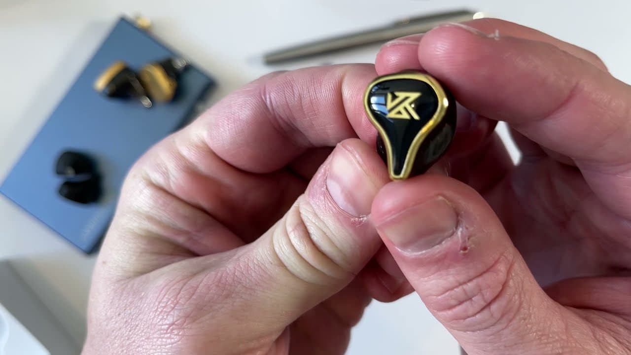 Thumbnail do vídeo The Best Budget TWS Earphones I Have Tested So Far! KZ SK10 Review - Wireless Earbuds 👍🏼👍🏼👍🏼