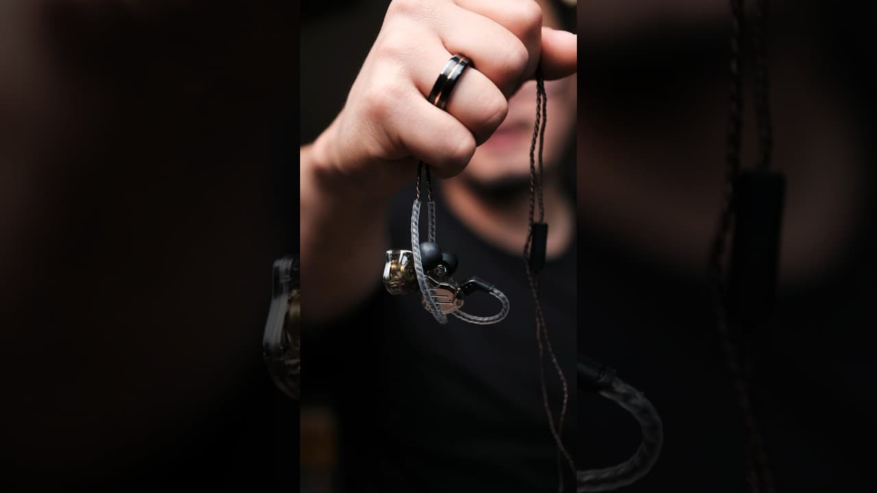 Thumbnail do vídeo READ PINNED COMMENT. These Earbuds Have 5 Drivers Each?! Linsoul KZ ZS10 Pro