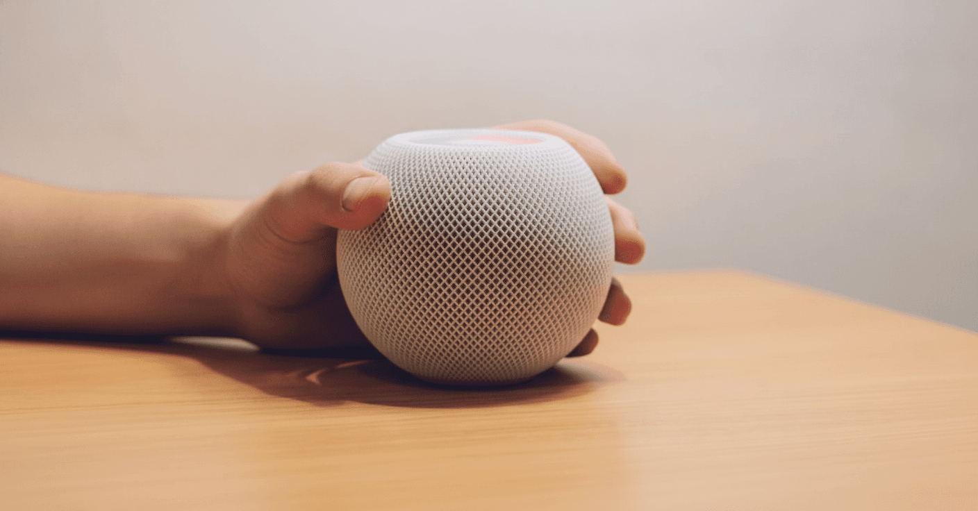 Apple HomePod Mini - Na Mão