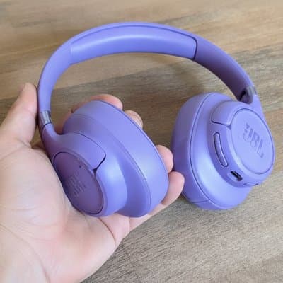 JBL Tune 780NC: in_hand