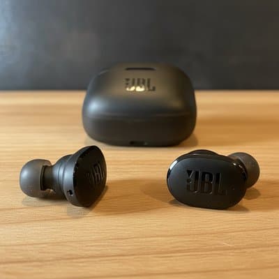 JBL Tune Buds: side