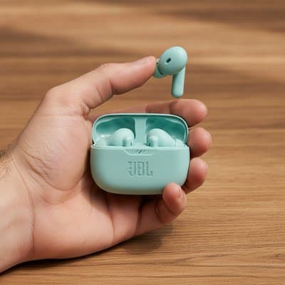 JBL Wave Beam 2: in_hand
