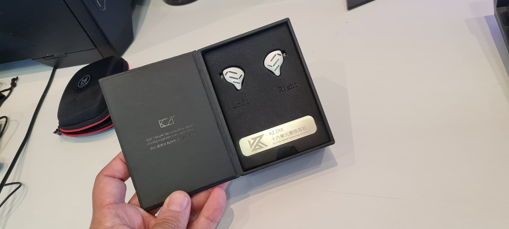 Unboxing KZ ZAX: Tudo Que Vem na Caixa + Primeiras Impressões