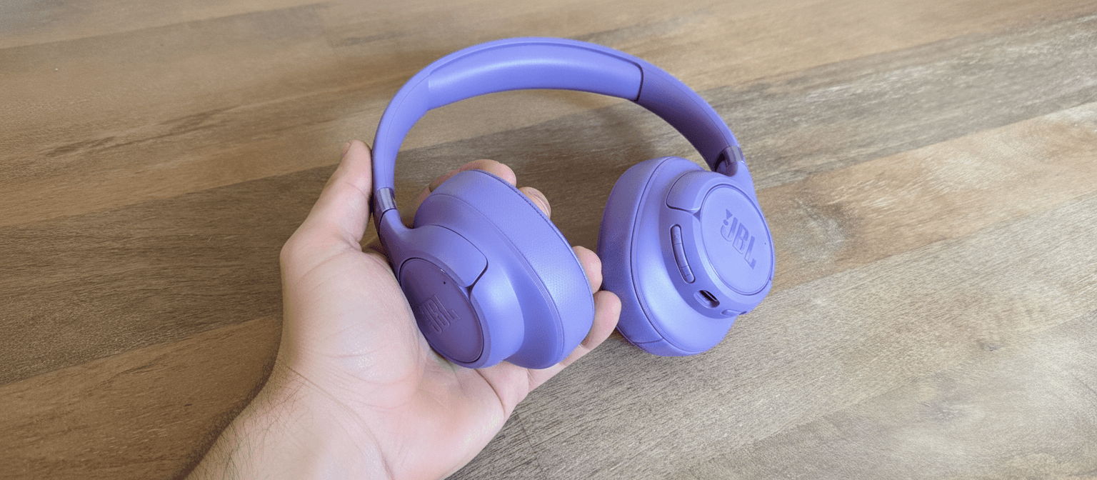 JBL Tune 780NC: in_hand